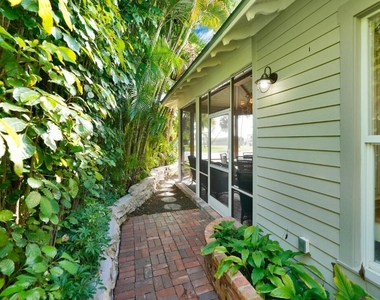 137 S Oak Street - Photo Thumbnail 6