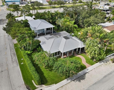 137 S Oak Street - Photo Thumbnail 60