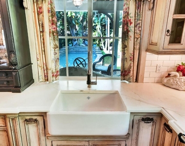 137 S Oak Street - Photo Thumbnail 38