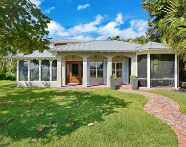 137 S Oak Street - Photo Thumbnail 2