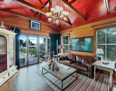 137 S Oak Street - Photo Thumbnail 16