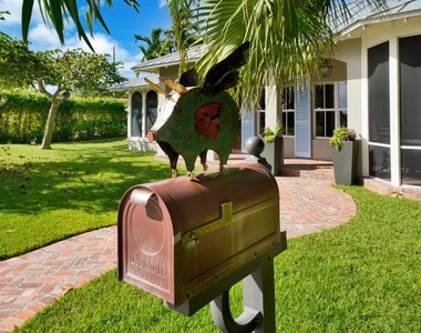 137 S Oak Street - Photo Thumbnail 1