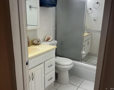 2565 S Ocean Boulevard - Photo Thumbnail 5