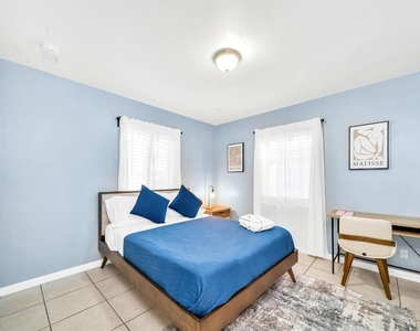 3331 Lake Avenue - Photo Thumbnail 9