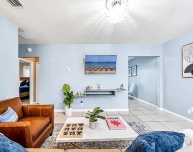 3331 Lake Avenue - Photo Thumbnail 3