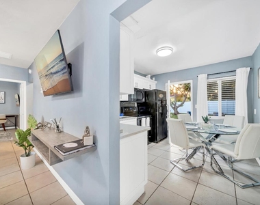 3331 Lake Avenue - Photo Thumbnail 5