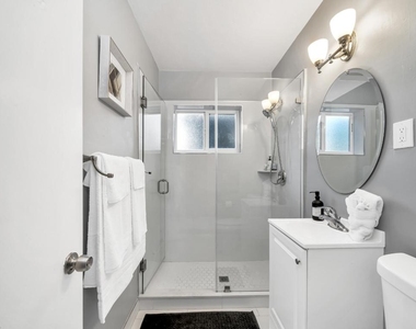 3331 Lake Avenue - Photo Thumbnail 11