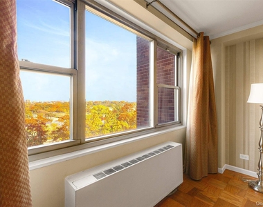 61-20 Grand Central Parkway - Photo Thumbnail 11