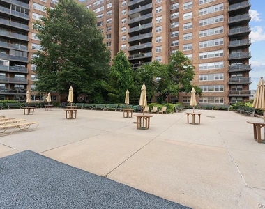 61-20 Grand Central Parkway - Photo Thumbnail 23