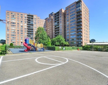 61-20 Grand Central Parkway - Photo Thumbnail 24