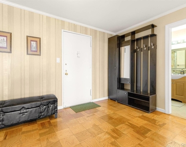 61-20 Grand Central Parkway - Photo Thumbnail 2