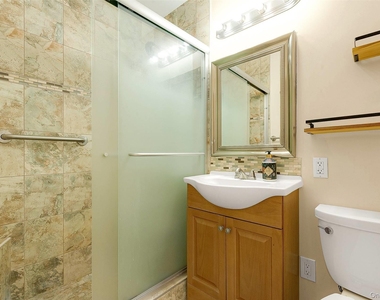 61-20 Grand Central Parkway - Photo Thumbnail 15