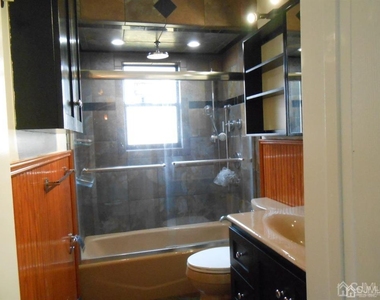 512 Sharon Garden Drive - Photo Thumbnail 9