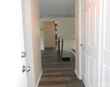 512 Sharon Garden Drive - Photo Thumbnail 2