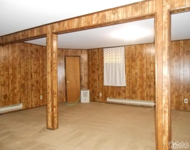 512 Sharon Garden Drive - Photo Thumbnail 17