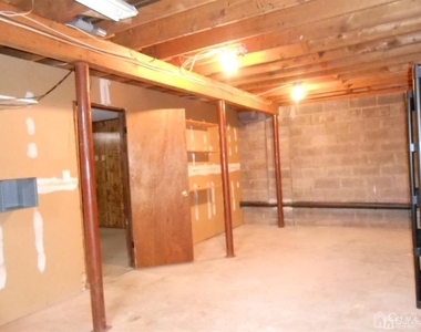 512 Sharon Garden Drive - Photo Thumbnail 18