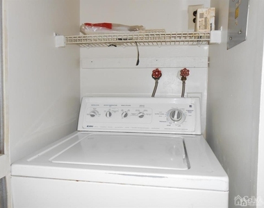 512 Sharon Garden Drive - Photo Thumbnail 5