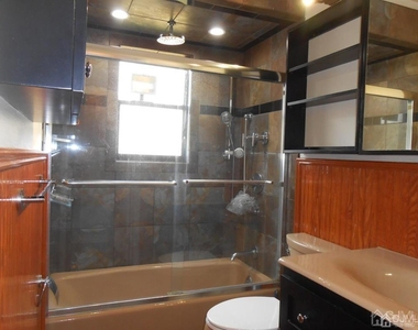 512 Sharon Garden Drive - Photo Thumbnail 10