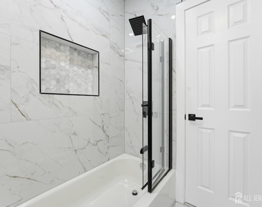 212 Montgomery Street - Photo Thumbnail 14