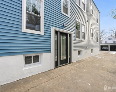 212 Montgomery Street - Photo Thumbnail 20