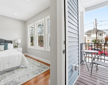 212 Montgomery Street - Photo Thumbnail 12