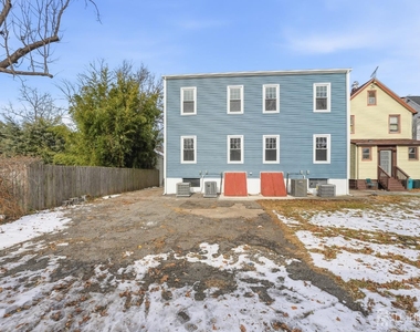 212 Montgomery Street - Photo Thumbnail 23