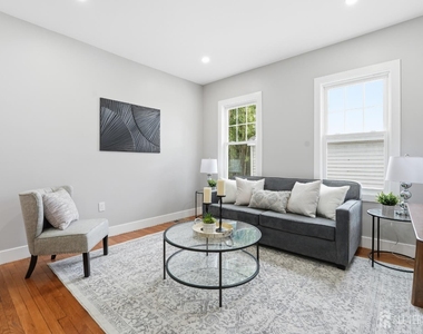 212 Montgomery Street - Photo Thumbnail 6