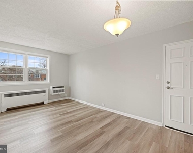 235 N George Mason Drive - Photo Thumbnail 8