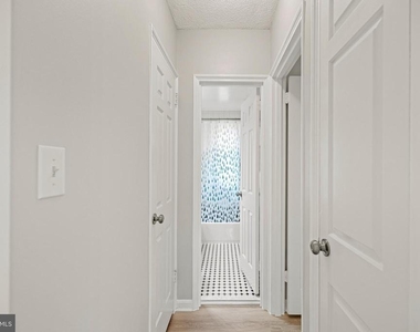 235 N George Mason Drive - Photo Thumbnail 14