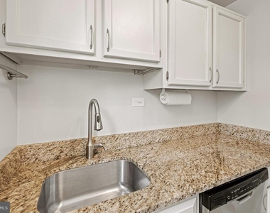 235 N George Mason Drive - Photo Thumbnail 12
