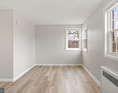 235 N George Mason Drive - Photo Thumbnail 7