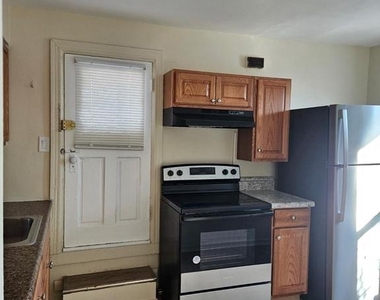 801 N Jordan Street - Photo Thumbnail 3