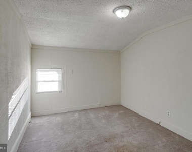 7 Dresser Avenue - Photo Thumbnail 10