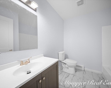 1051 Abbey Court - Photo Thumbnail 10