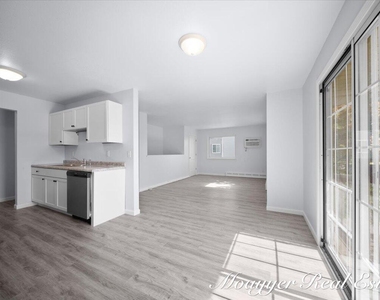 1051 Abbey Court - Photo Thumbnail 6