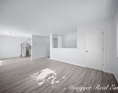 1051 Abbey Court - Photo Thumbnail 3