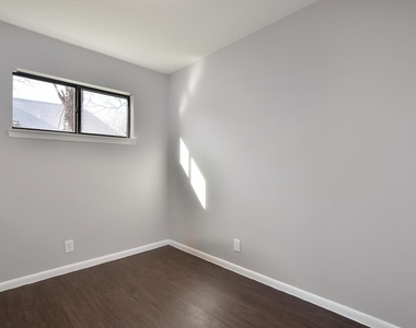303 W 40th St - Photo Thumbnail 5