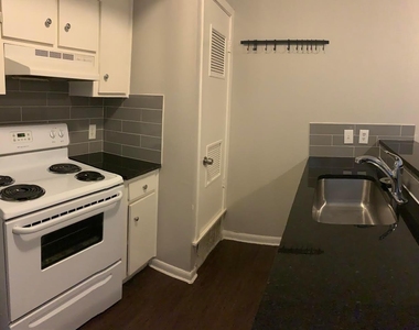 303 W 40th St - Photo Thumbnail 16