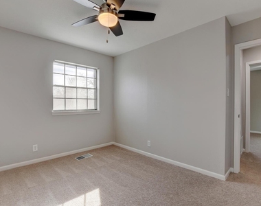 303 W 40th St - Photo Thumbnail 7