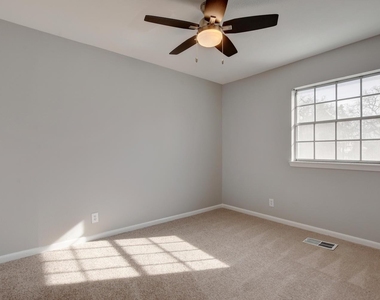 303 W 40th St - Photo Thumbnail 6