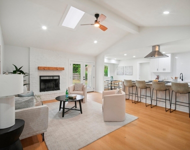 10219 W Rutland Vlg - Photo Thumbnail 6