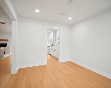 10219 W Rutland Vlg - Photo Thumbnail 11