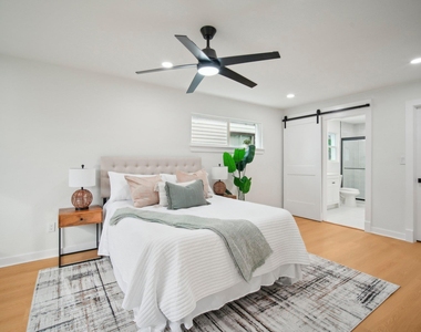 10219 W Rutland Vlg - Photo Thumbnail 13