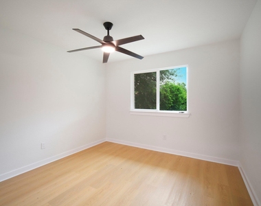 10219 W Rutland Vlg - Photo Thumbnail 17