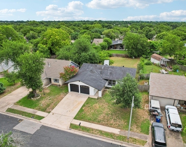 10219 W Rutland Vlg - Photo Thumbnail 31
