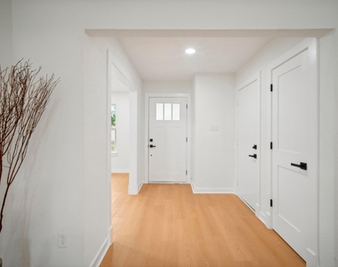 10219 W Rutland Vlg - Photo Thumbnail 4