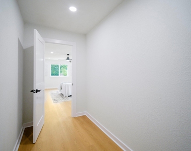 10219 W Rutland Vlg - Photo Thumbnail 19