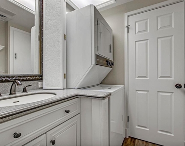 1801 Lavaca St - Photo Thumbnail 12