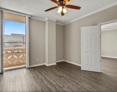 1801 Lavaca St - Photo Thumbnail 9