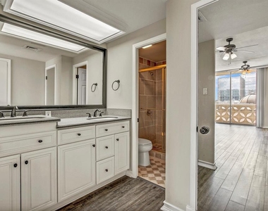 1801 Lavaca St - Photo Thumbnail 17